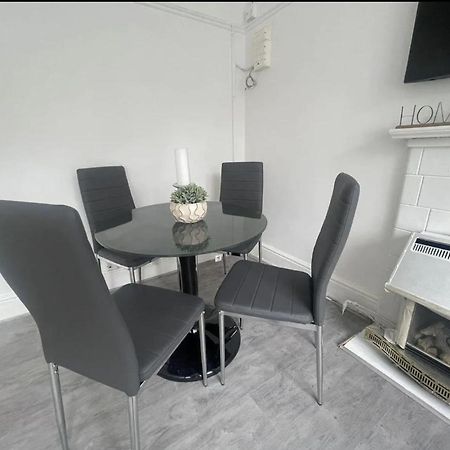 Appartamento Charming 2 Bed Flat On Tower Bridge Londra Esterno foto
