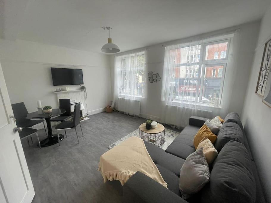 Appartamento Charming 2 Bed Flat On Tower Bridge Londra Esterno foto