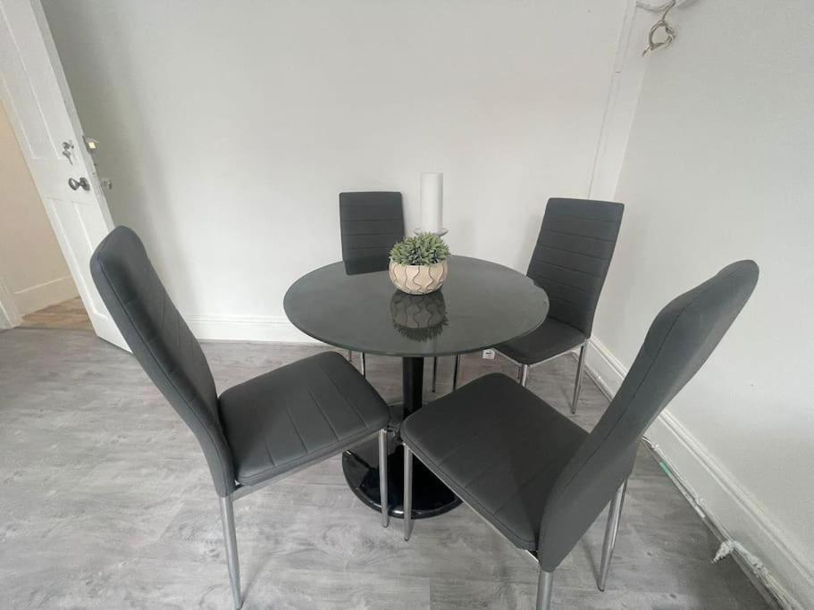 Appartamento Charming 2 Bed Flat On Tower Bridge Londra Esterno foto